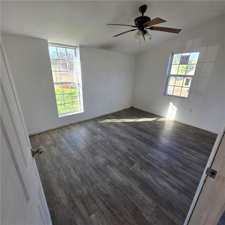 5 bedroom, 2 bathroom, 2,124 sq ft single family residence for sale at 2606 Beechwood Drive, Jesup, GA 31545 — photo 7