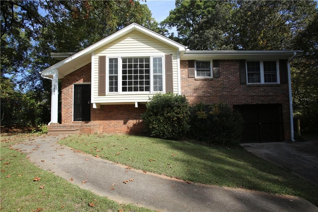 3 bedroom, 2 bathroom single family residence sold at 2491 Hatfield Circle, Atlanta, GA 30316