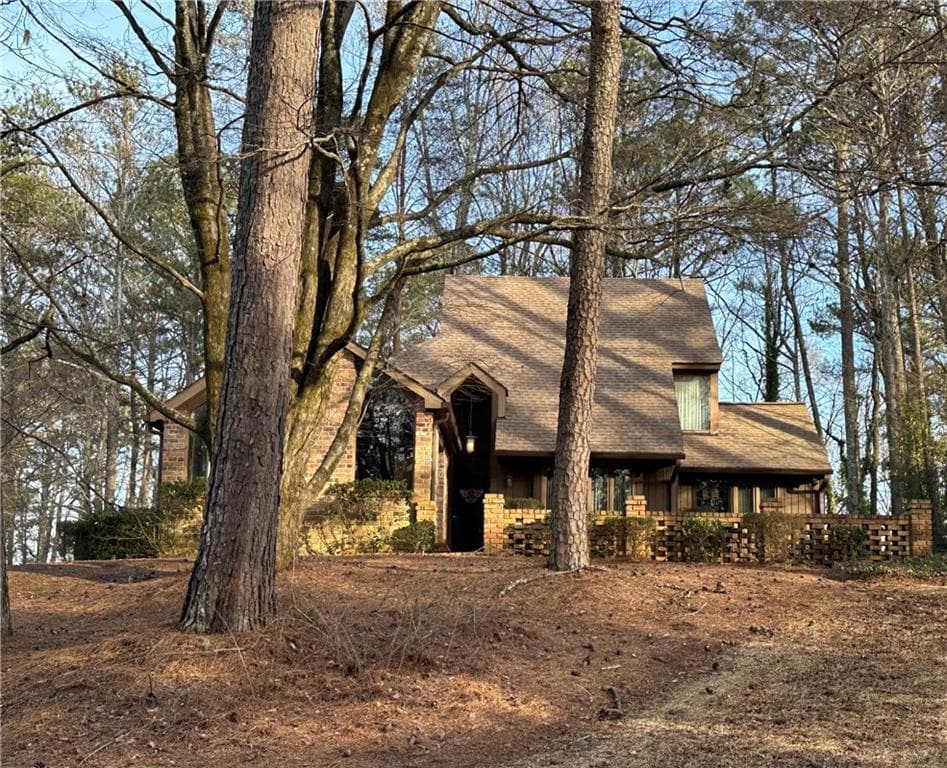 4 bedroom, 3 bathroom single family residence sold at 4200 Shire Court, Roswell, GA 30075
