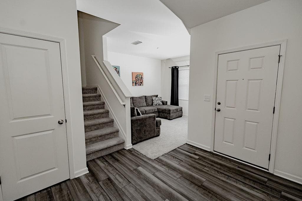 5 bedroom, 3 bathroom, 2,804 sq ft single family residence under contract at 678 Knightsbridge Lane, Winder, GA 30680 — photo 5