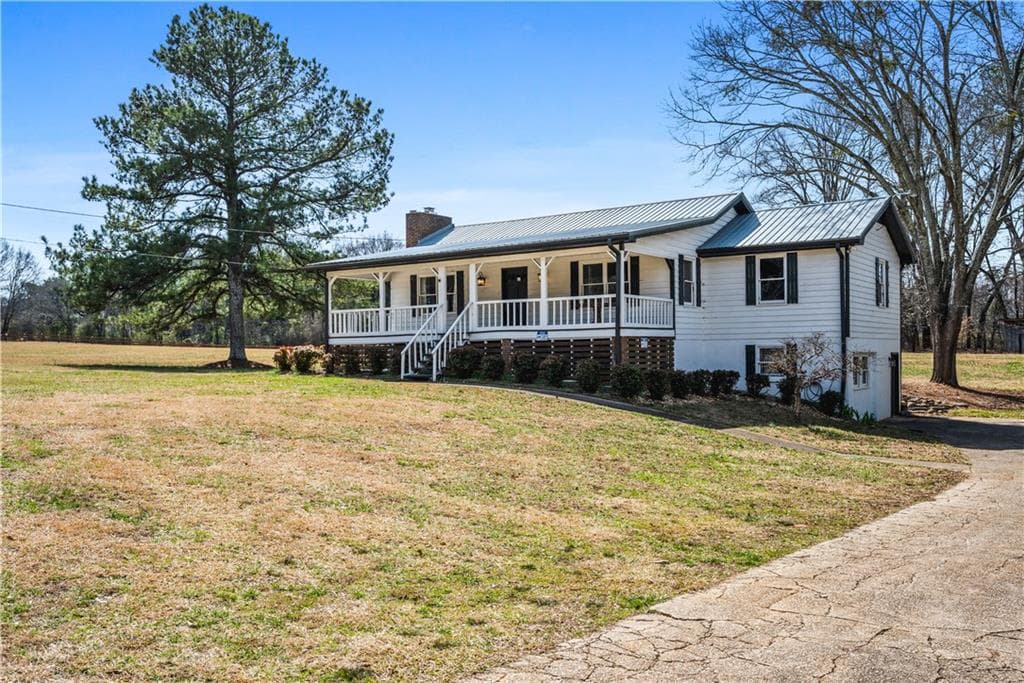 3 bedroom, 3 bathroom single family residence sold at 5333 Pine Valley Road, Powder Springs, GA 30127