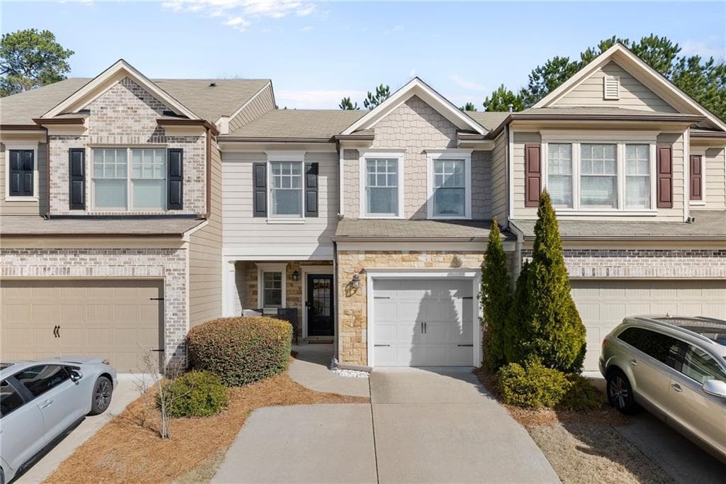 3 bedroom, 3 bathroom townhouse sold at 850 Township Circle, Alpharetta, GA 30004
