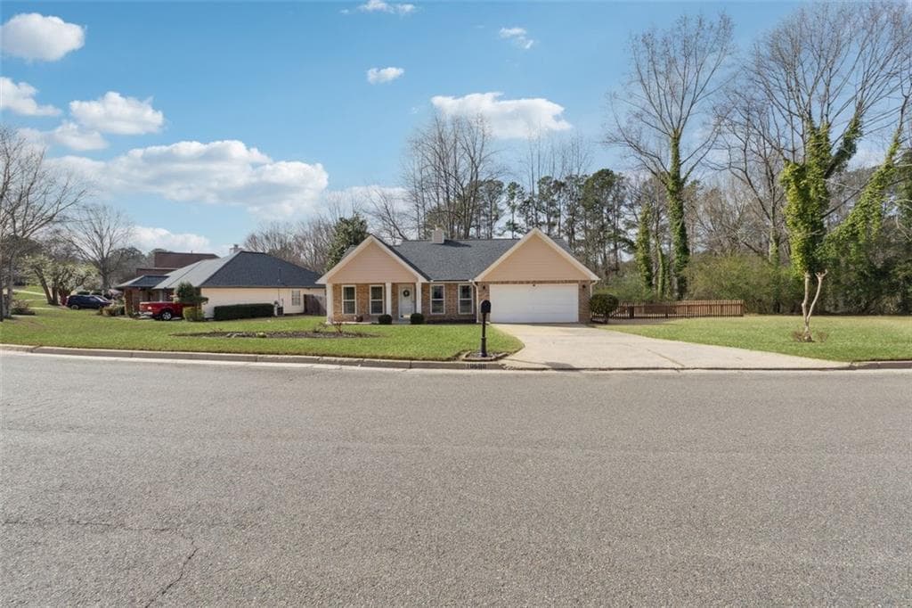 3 bedroom, 2 bathroom single family residence sold at 10600 Willow Meadow Circle, Johns Creek, GA 30022