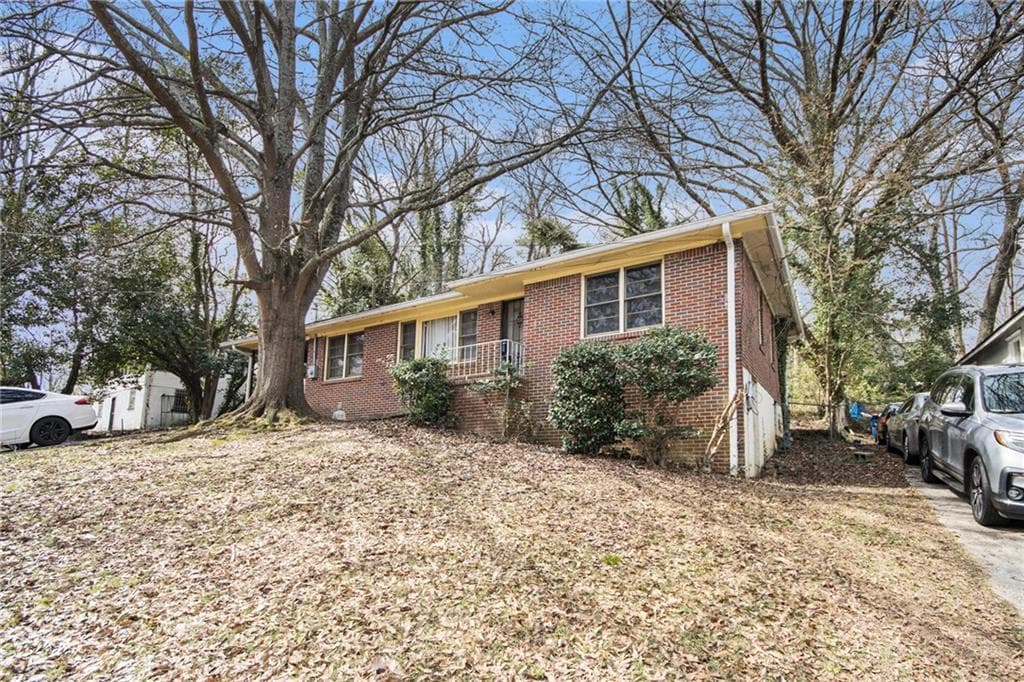 2 bedroom, 1 bathroom single family residence sold at 832 N Evelyn Place, Atlanta, GA 30318