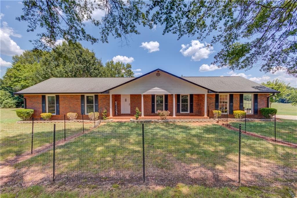 3 bedroom, 2 bathroom single family residence sold at 181 Grisham Road, Carnesville, GA 30521
