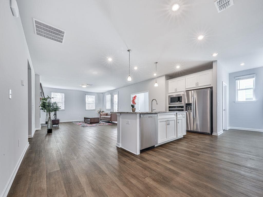 2 bedroom, 2 bathroom, 1,836 sq ft single family residence for sale at 3614 ARROW ROOT Circle, Loganville, GA 30052 — photo 5
