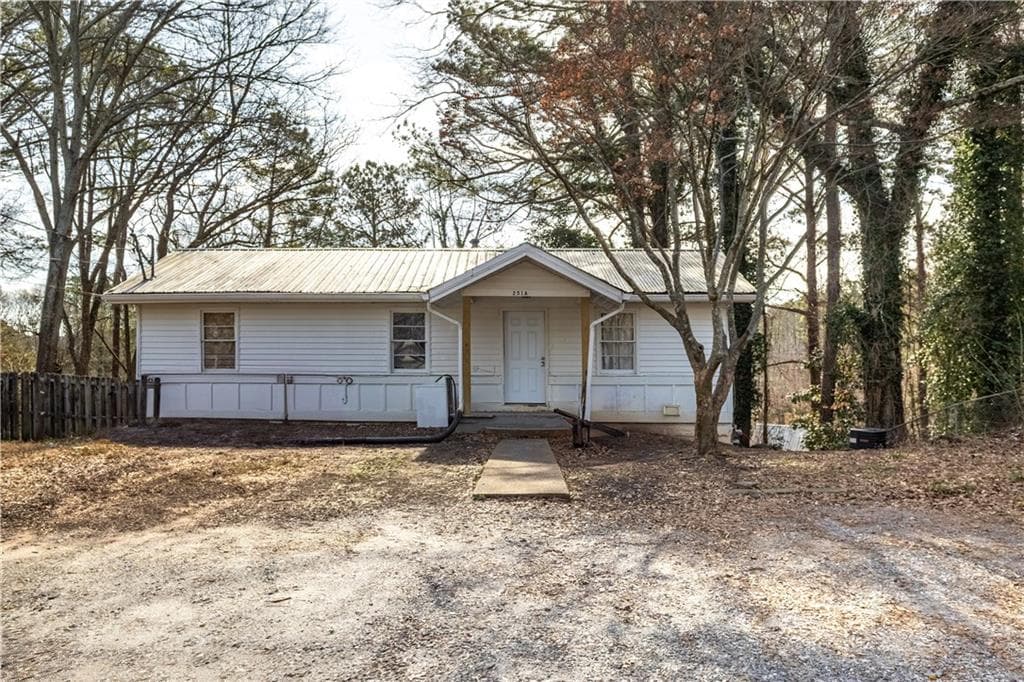 5 bedroom, 2 bathroom, 2,150 sq ft single family residence for sale at 251 Killian Street, Canton, GA 30114