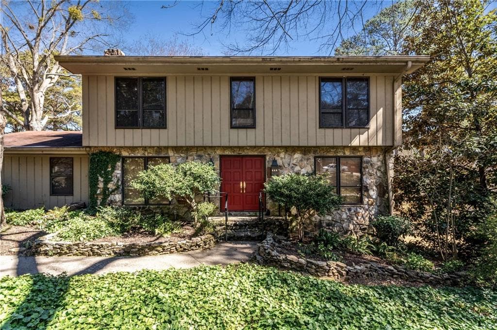 5 bedroom, 4 bathroom single family residence sold at 4614 Winthrop Drive, Atlanta, GA 30337