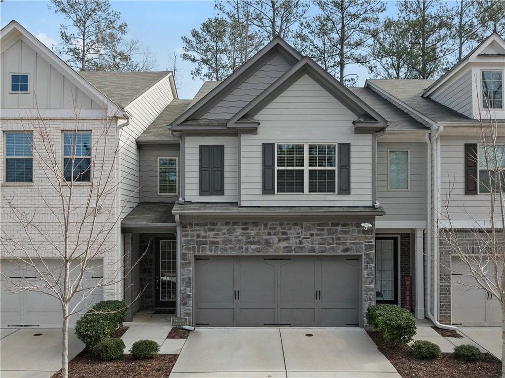 3 bedroom, 3 bathroom townhouse sold at 3266 Spicy Cedar Lane, Lithonia, GA 30038