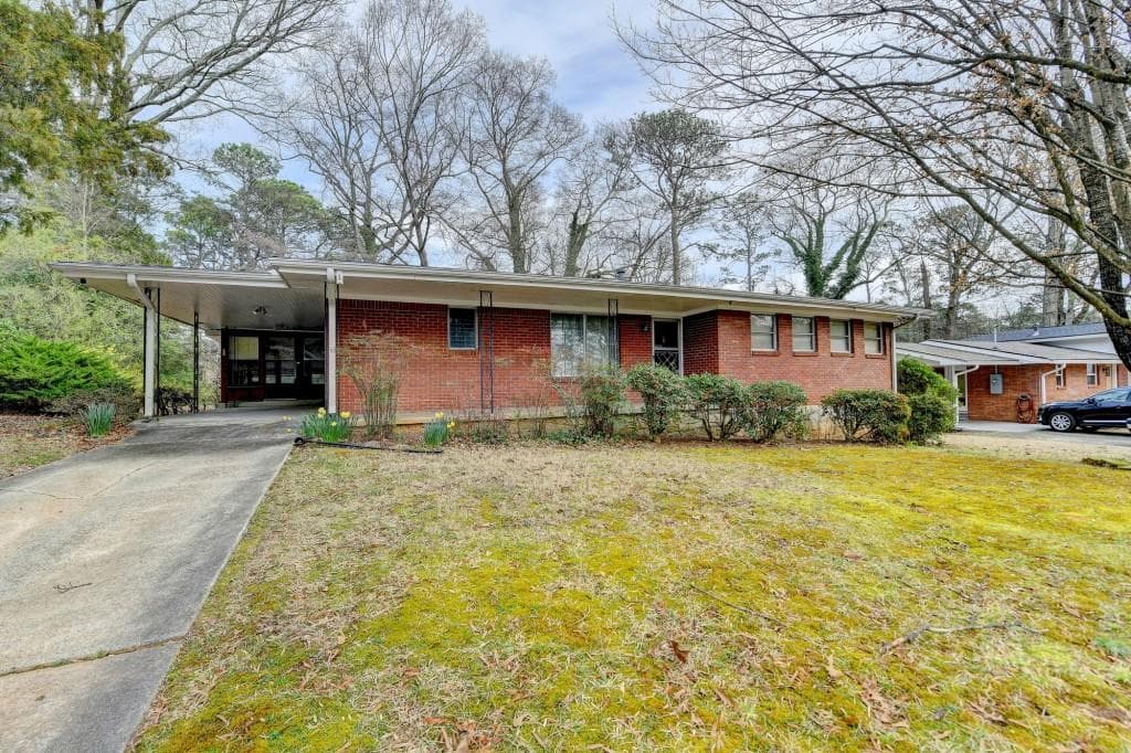 3 bedroom, 2 bathroom single family residence sold at 2516 Warwick Circle, Atlanta, GA 30345