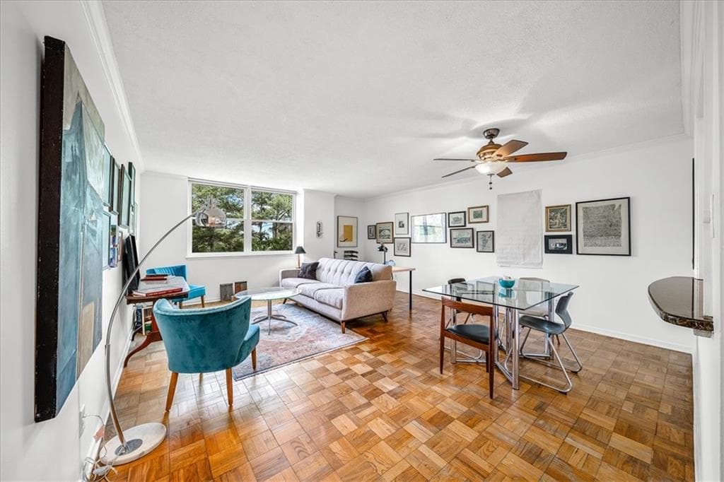 2 bedroom, 2 bathroom, 1,063 sq ft condominium sold at 2965 Pharr Court South 712, Atlanta, GA 30305