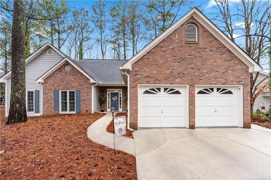 3 bedroom, 2 bathroom single family residence sold at 3242 Country Walk Drive, Powder Springs, GA 30127