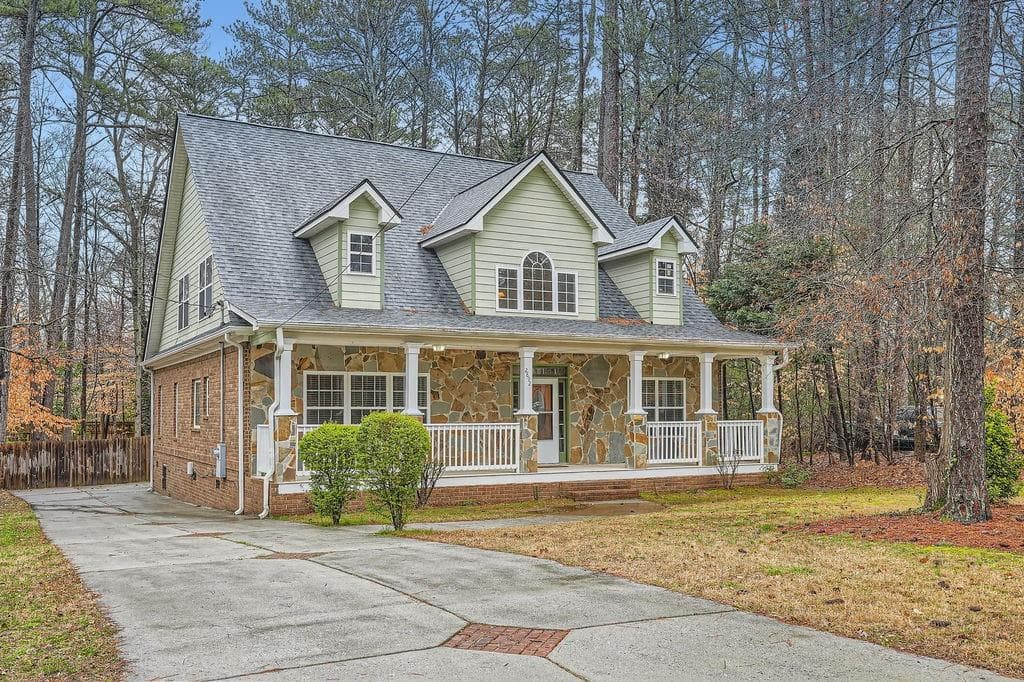 4 bedroom, 4 bathroom single family residence sold at 2892 ORR Drive, Atlanta, GA 30344