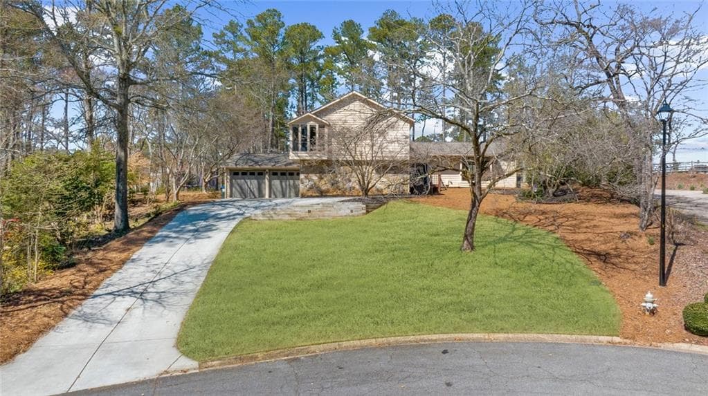 5 bedroom, 3 bathroom single family residence sold at 230 N Talbot Court, Roswell, GA 30076