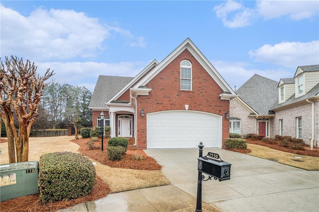 3 bedroom, 3 bathroom single family residence sold at 1550 Woodberry Run Drive, Snellville, GA 30078
