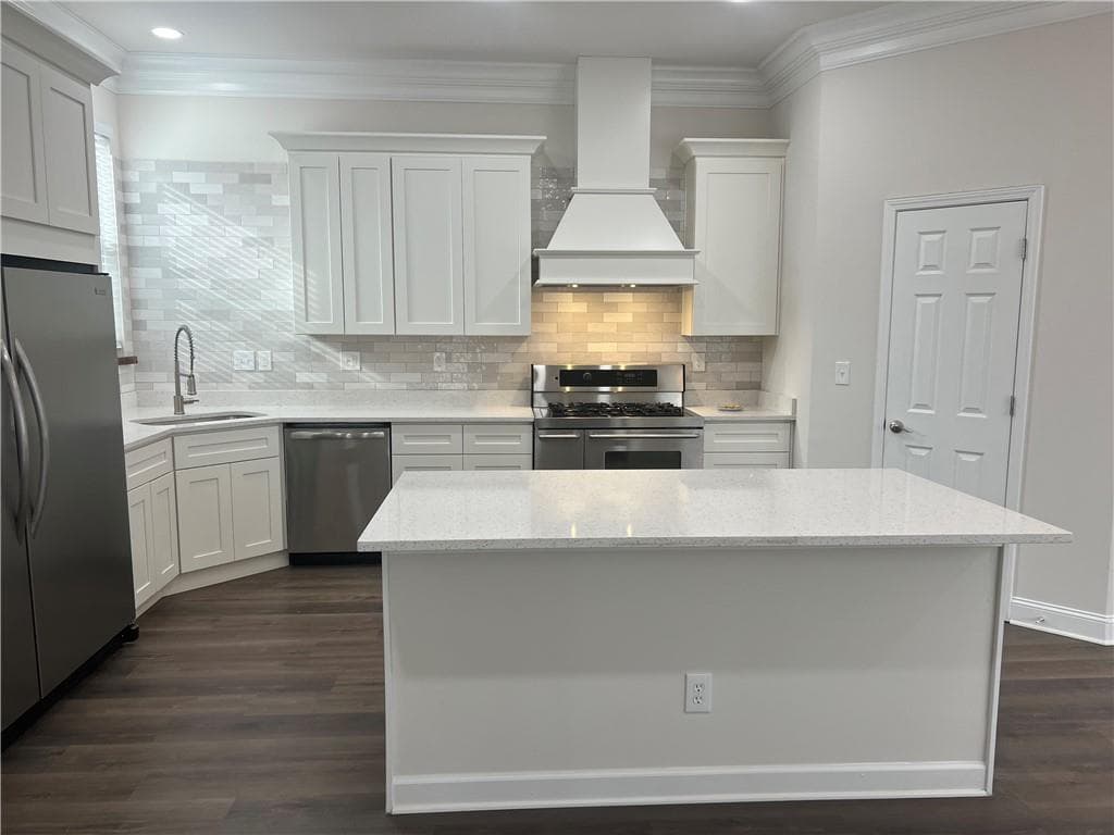 4 bedroom, 4 bathroom, 2,990 sq ft single family residence sold at 3215 Concord Circle, Smyrna, GA 30080