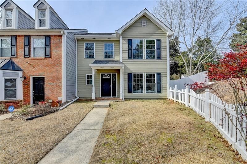 3 bedroom, 3 bathroom townhouse sold at 1284 Warsaw Road, Roswell, GA 30076