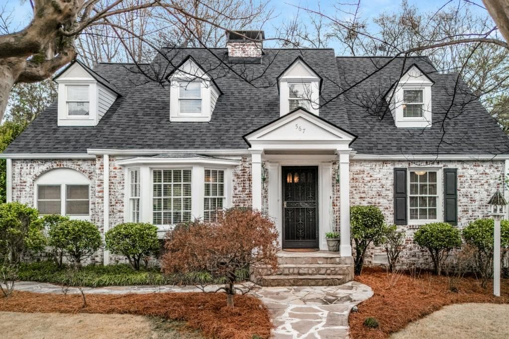 4 bedroom, 3 bathroom single family residence sold at 567 E Wesley Road, Atlanta, GA 30305
