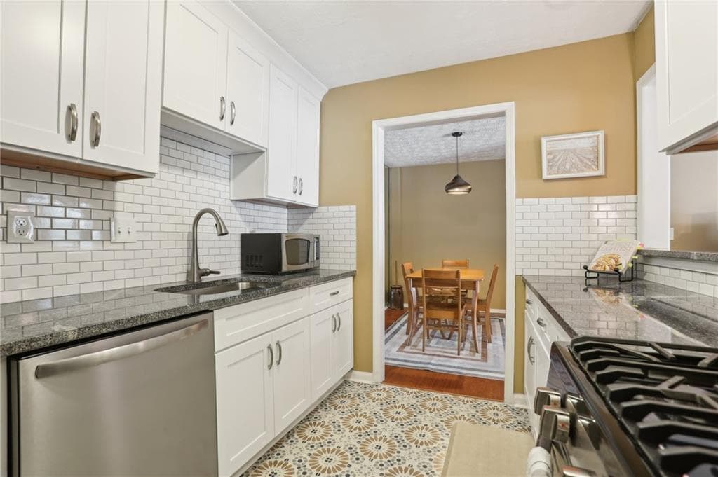 2 bedroom, 2 bathroom condominium sold at 101 Natchez Trace, Atlanta, GA 30350
