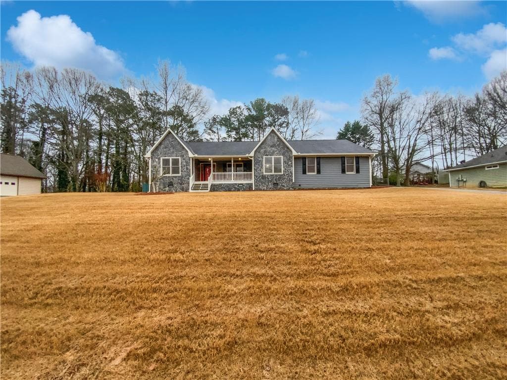 3 bedroom, 2 bathroom single family residence sold at 1525 Thornwood Drive, Jonesboro, GA 30236