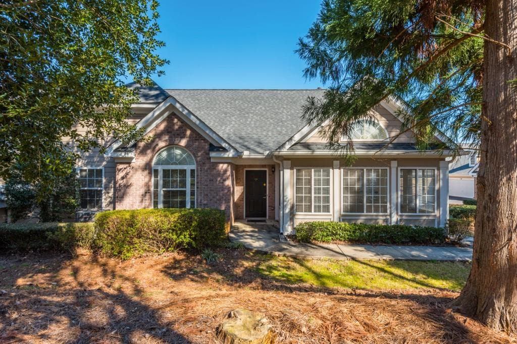 3 bedroom, 2 bathroom condominium sold at 2406 Village Lane, Roswell, GA 30075
