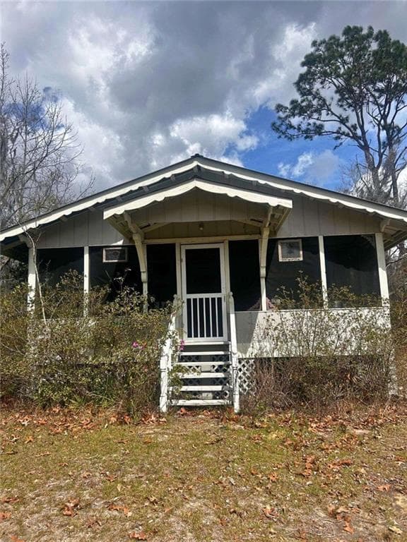 1 bedroom, 1 bathroom single family residence sold at 8048 Clearwater Drive, Donalsonville, GA 39845