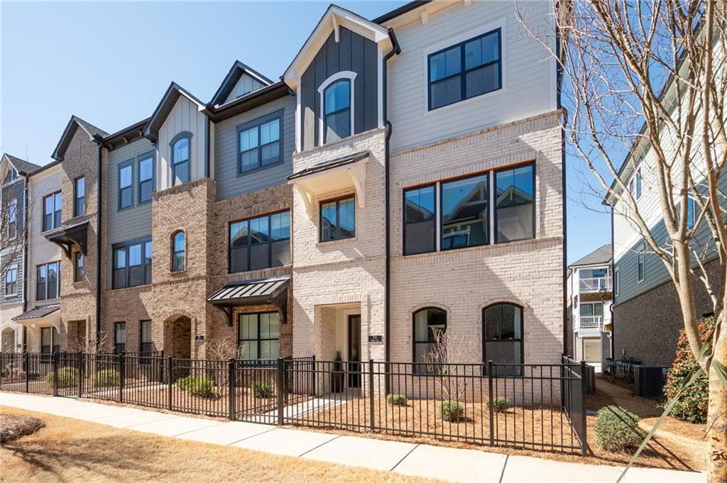 4 bedroom, 4 bathroom townhouse sold at 710 Hudson Way, Roswell, GA 30076