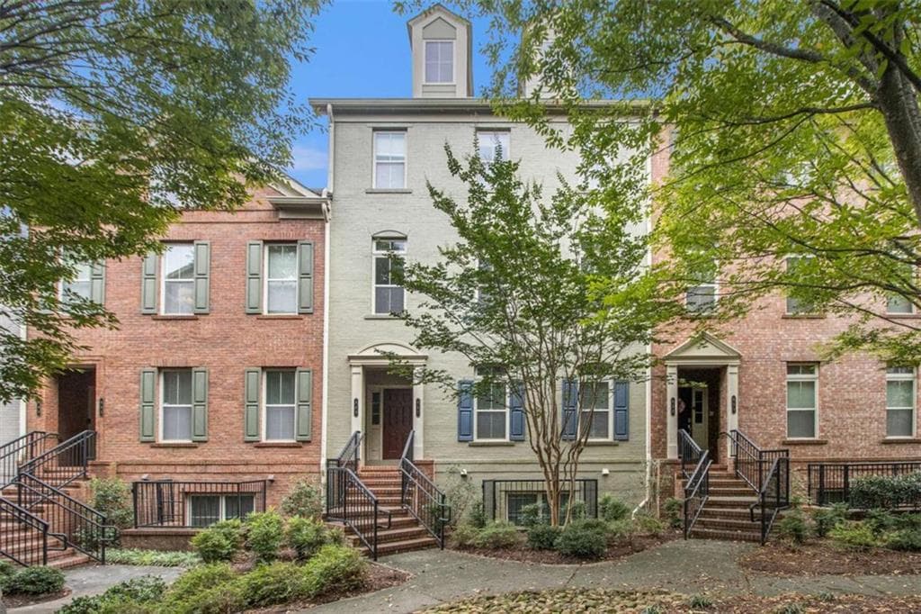 3 bedroom, 3 bathroom townhouse sold at 849 Perennial Drive, Atlanta, GA 30328