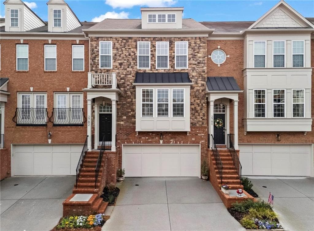 3 bedroom, 4 bathroom townhouse sold at 2782 Loftview Square, Atlanta, GA 30339