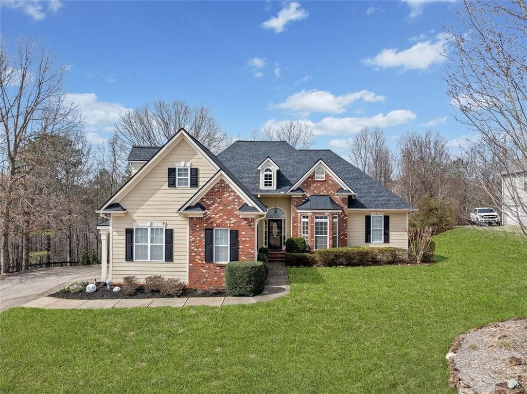 4 bedroom, 3 bathroom single family residence sold at 31 ROBERSON Drive, Cartersville, GA 30121