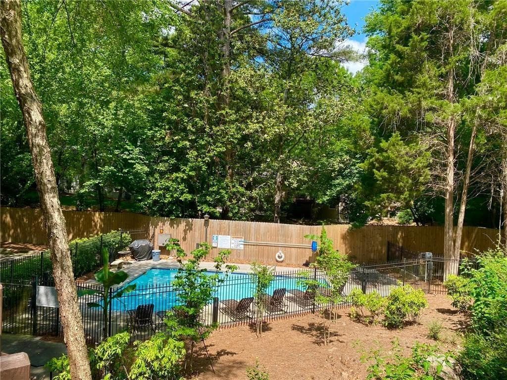 2 bedroom, 3 bathroom condominium sold at 424 Lindbergh Drive 201, Atlanta, GA 30305