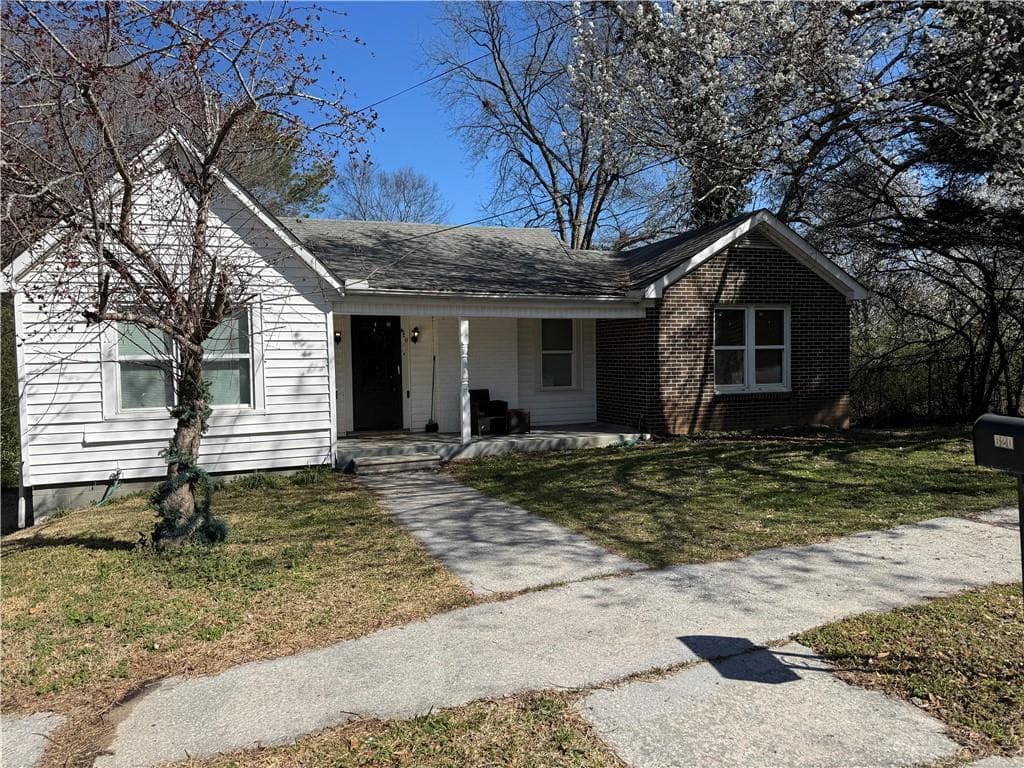 4 bedroom, 1 bathroom single family residence sold at 620 Smith Street, Rockmart, GA 30153
