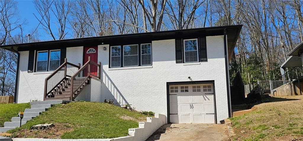 4 bedroom, 2 bathroom single family residence sold at 547 OAKSIDE Drive, Atlanta, GA 30331