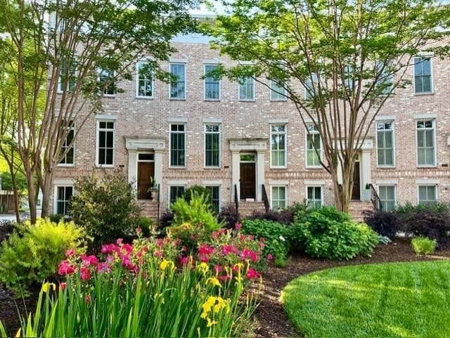 3 bedroom, 4 bathroom townhouse sold at 194 Inman Lane, Atlanta, GA 30307