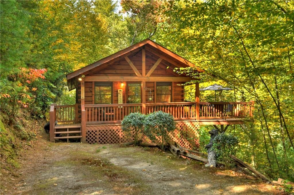 1 bedroom, 1 bathroom, 396 sq ft single family residence sold at 37 Dean Court, Blue Ridge, GA 30513