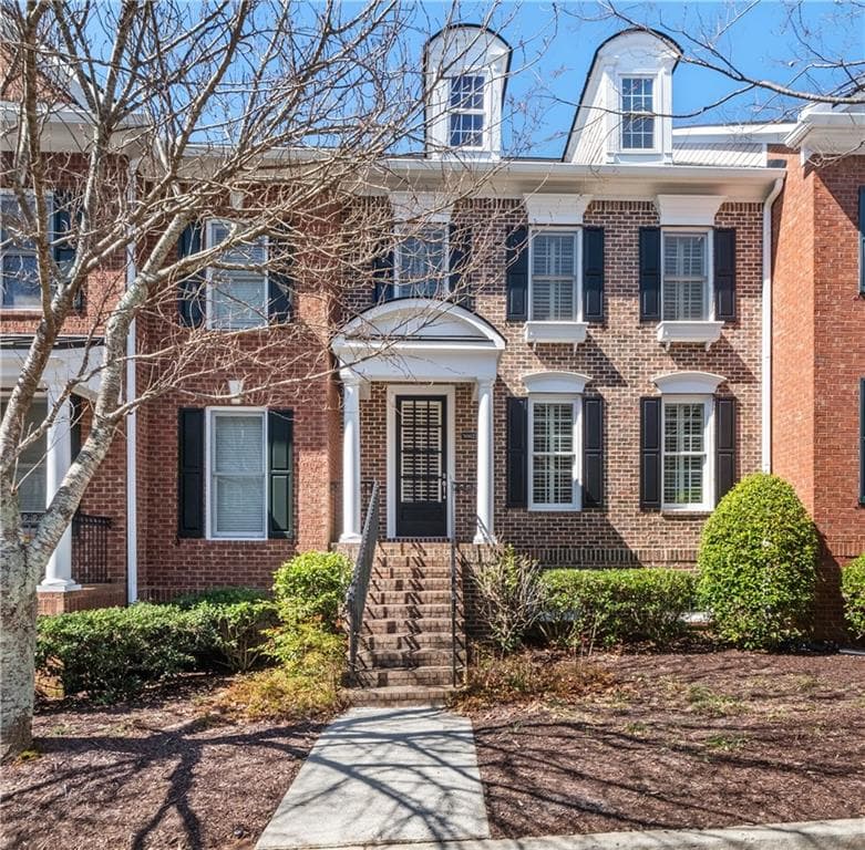 4 bedroom, 4 bathroom townhouse sold at 5002 Davenport Place, Roswell, GA 30075