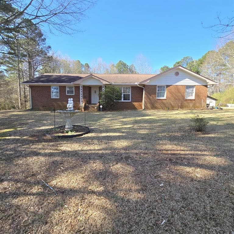 3 bedroom, 2 bathroom single family residence sold at 2658 Barrett Road, Gainesville, GA 30507