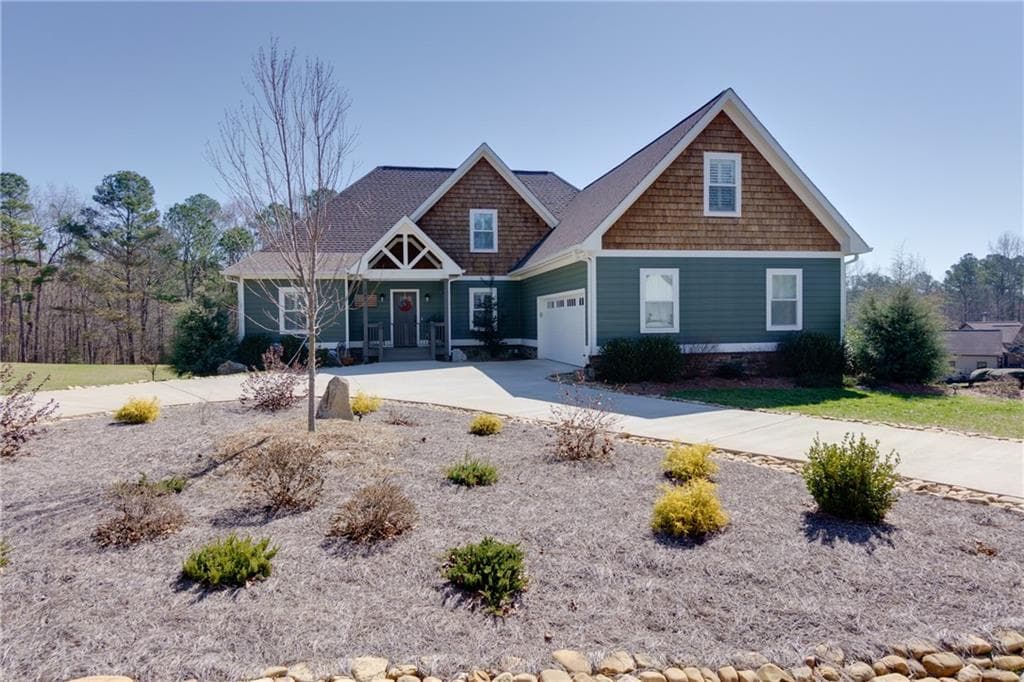 3 bedroom, 3 bathroom single family residence sold at 393 Bridge Road, Ellijay, GA 30540