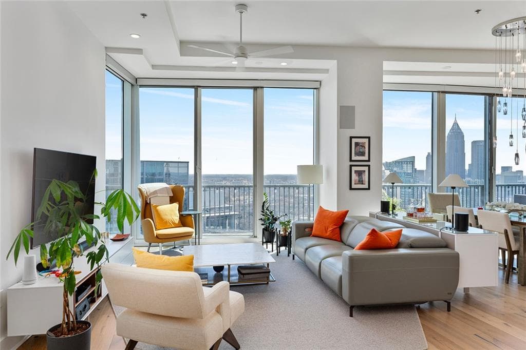 2 bedroom, 2 bathroom condominium sold at 1080 Peachtree Street 3507, Atlanta, GA 30309
