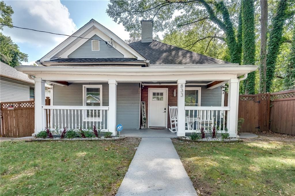 3 bedroom, 2 bathroom, 1,082 sq ft single family residence sold at 833 N Grand Avenue, Atlanta, GA 30318