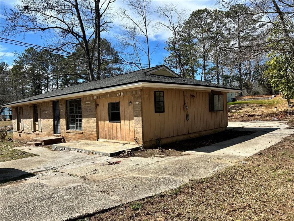 3 bedroom, 2 bathroom single family residence sold at 25 Westgate Park Drive, Newnan, GA 30263