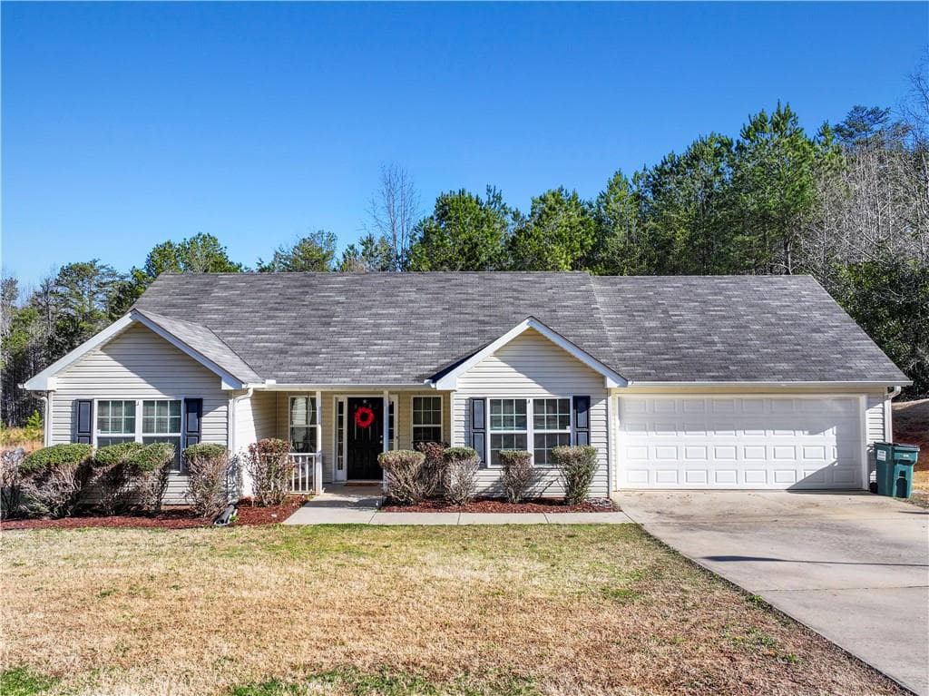 3 bedroom, 2 bathroom single family residence sold at 5488 Latham Manor Drive, Gainesville, GA 30506