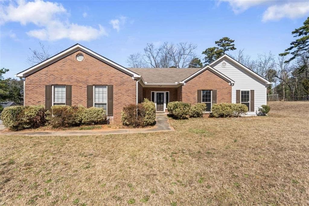 3 bedroom, 2 bathroom single family residence sold at 1295 Brady Court, Hampton, GA 30228