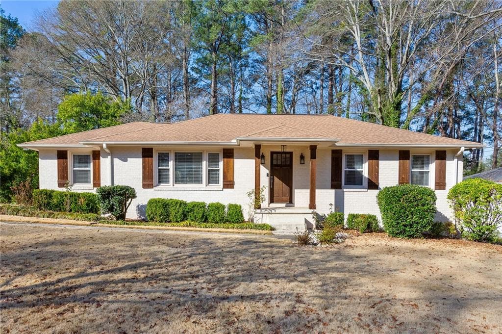 3 bedroom, 2 bathroom single family residence sold at 2940 Stonecreek Road, Smyrna, GA 30080