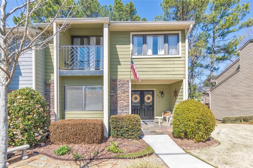 3 bedroom, 4 bathroom condominium sold at 66 Goldrush Circle, Atlanta, GA 30328