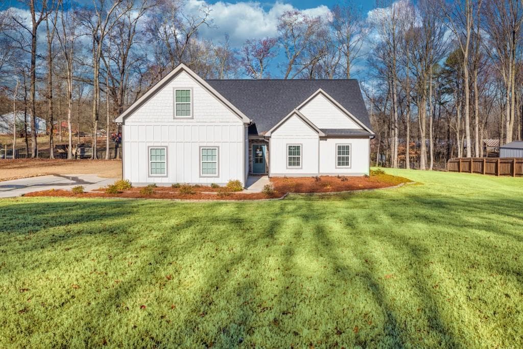 4 bedroom, 2 bathroom single family residence sold at 196 Hill Street, Homer, GA 30547