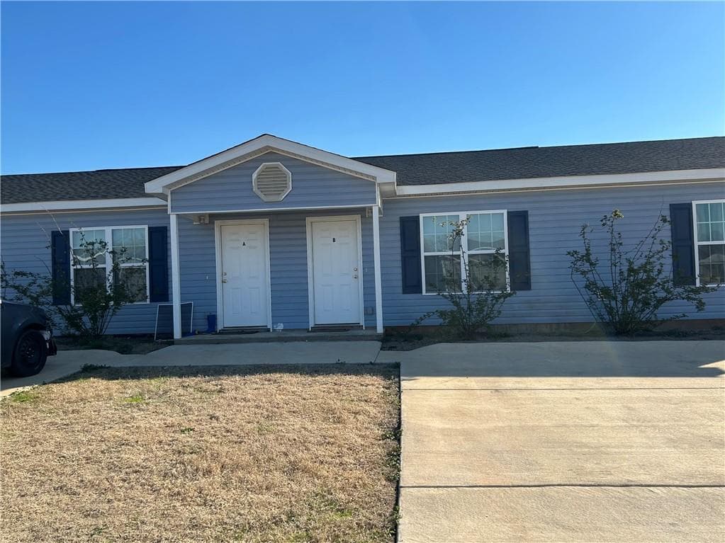 1 bedroom, 1 bathroom duplex for rent at 129 Ronald Pride Boulevard B, Fort Valley, GA 31030 for $550 a month