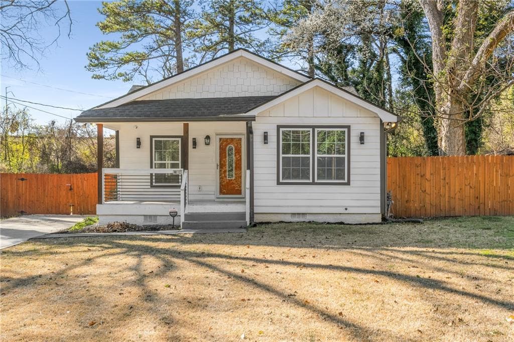 3 bedroom, 3 bathroom single family residence sold at 1905 Glenhaven Circle, Decatur, GA 30035