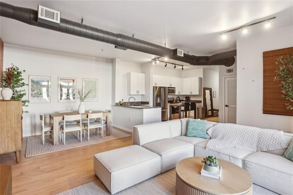 5300 Peachtree Road 0507, Atlanta, GA 30341 — most recent listing photo