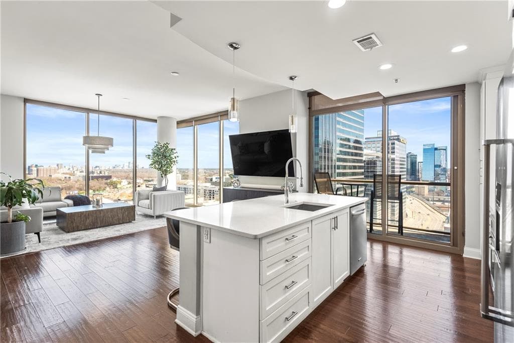 2 bedroom, 3 bathroom condominium sold at 270 17th Street 2002, Atlanta, GA 30363